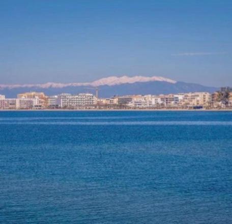 Апартаменты Apartamento 100M De La Playa Росас Экстерьер фото